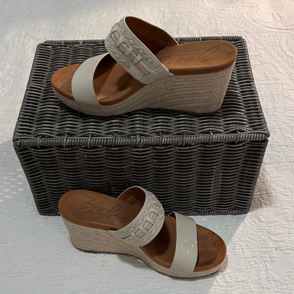 Zodiac Women's Tan and Cream Wedge Sandals